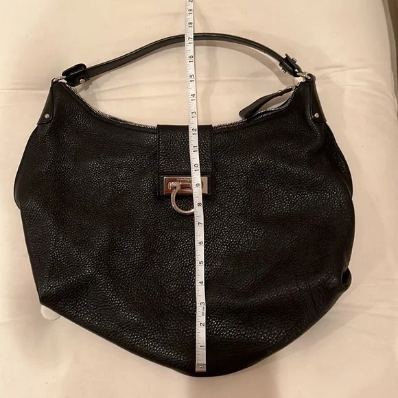 - Salvatore Ferragamo Pebbled Leather Handbag. Excellent Condition - Picture 10 of 10